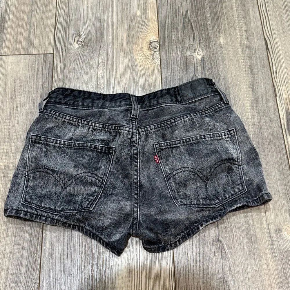 Levi’s High Rise Jean Shorts - Picture 2 of 6